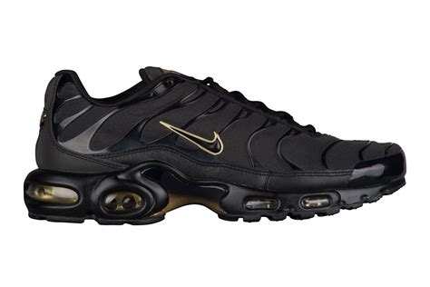 Nike Air Max Plus (Black/Gold) | Nike air max plus black, Nike air max ...