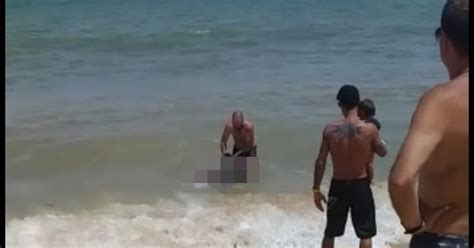 Jovem Surta Em Praia Entra Na Gua E Morre Afogado Em Porto Seguro