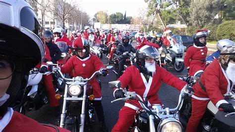 A Bari Tornano I Babbo Natale In Moto Domenica 18 Dicembre La Sfilata