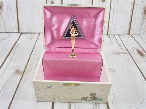 Vintage Classic Dancing Ballerina Musical Jewelry Box