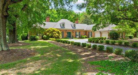 215 Robertson Rd Roxboro Nc 27574 Mls 2490872 Redfin