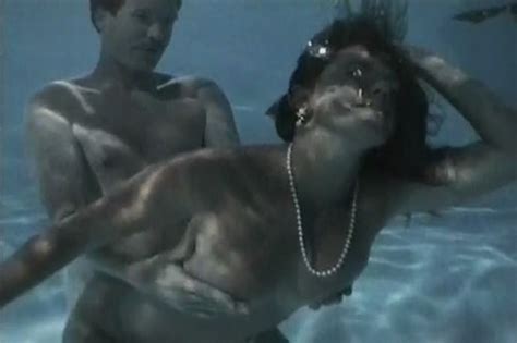 Amazing Underwater Sex Page