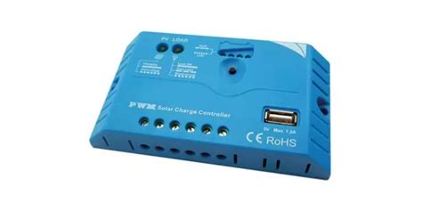 CONTRÔLEUR DE CHARGE solaire Perel PWM avec sortie usb 10 A 12 24