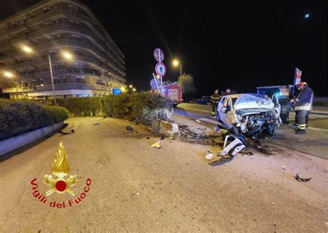 Grave Incidente Stradale Due Auto Distrutte SUD TV 114