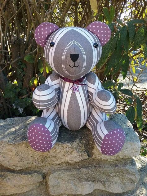 Pin By Juliette Komete On Teddy Bears Ours Teddy Bear Memorial