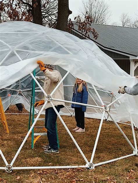 How to Build a Fabulous DIY PVC Igloo for Holiday Parties or Photoshoots — Katherine Mendieta