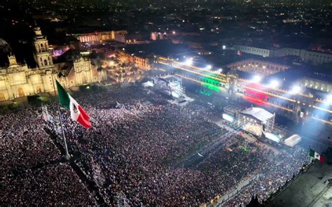 Zócalo a reventar para el último grito de AMLO | FOTOS | Aristegui Noticias