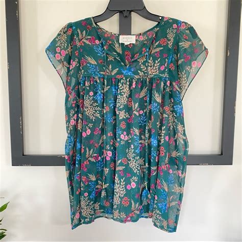 Everly Tops 3 For 2 Everly By Francescas Green Flowy Blouse Poshmark