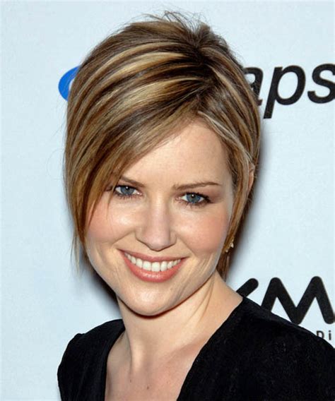 Dido Short Straight Hairstyle