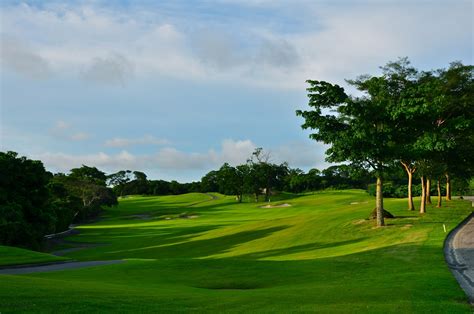 Tamarindo, Costa Rica Daily Photo: Papagayo golf course