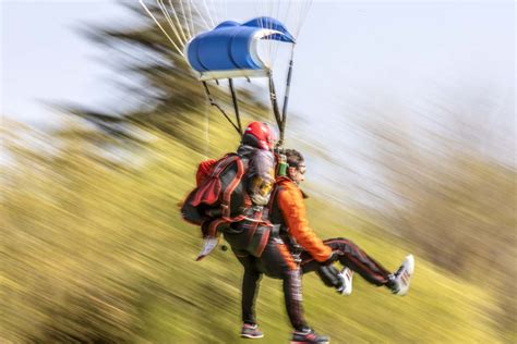 Skydive Madrid Saltos En Paracaídas Y Cursos De Paracaidismo