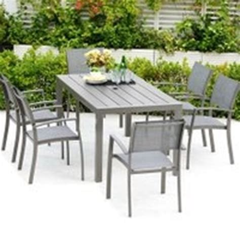 Numaonline Lifestyle Garden Solana 6 Seat Dining Set