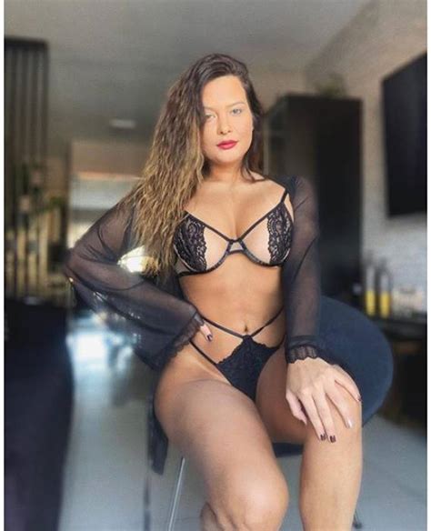 Geisy Arruda Posa De Lingerie E Reclama De Foto Censurada Hipocrisia