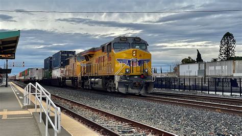 Railfanning Across Stockton CA With UP Flagless GEVO H3 Dash 9 NS