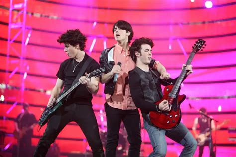 Disney's Jonas Brothers - World Tour 2009 Video Collection - Chip and Co