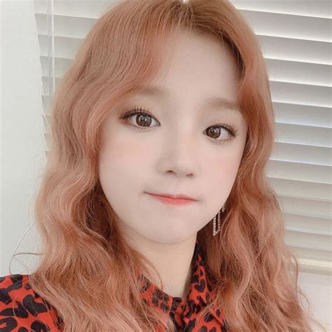 Song Yuqi Gidle Selca Icon Pfp Kpop Em 2022