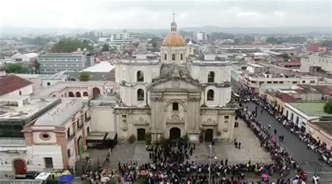 AHORA Decenas De Personas Ya Se Hacen Presentes Para Presenciar La