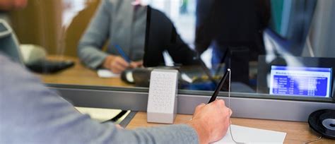 How to become a Bank Teller - Salary, Qualifications & Reviews – SEEK