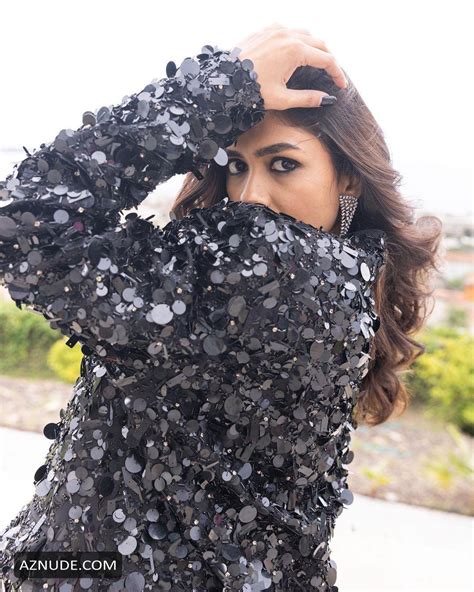 MRUNAL THAKUR Nude AZNude