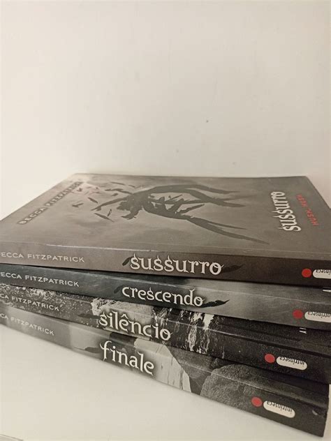 Série Hush Hush colação Completa Kit 4 Livros Sussurro Crescendo