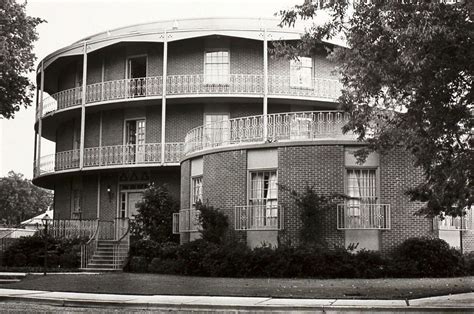 A look at Alabama's sorority houses in vintage photos | Alabama sorority houses, Sorority house ...