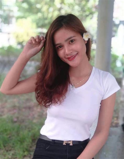 Hot girl dân tộc thiểu số Giẻ Triêng Đi rẫy từ bé nên cứ thế người
