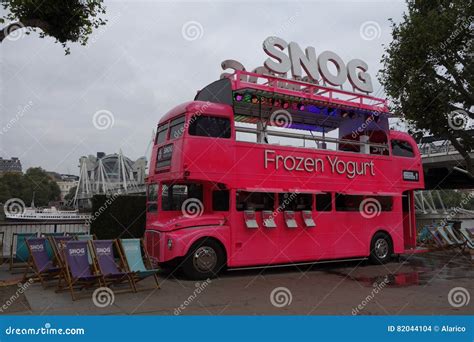 Snog Frozen Yogurt In London Editorial Stock Image Image Of Yogurt