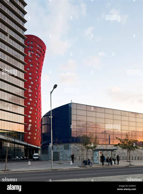 Porta Fira Towers Toyo Ito B720 Arquitectos Barcelona Spain 2010 Hotel Office Building Evening