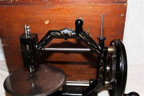 Antique Cast Iron Harvey Sewing Machine Xxxx Antique Complex