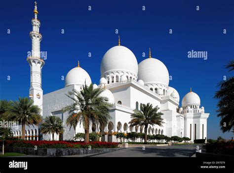 Gran Mezquita De Sheikh Zayed Abu Dhabi Es El M S Grande De Los Eau Y