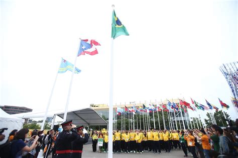 Bandeira Brasileira Hasteada Na Vila Pan Americana — Rede Do Esporte