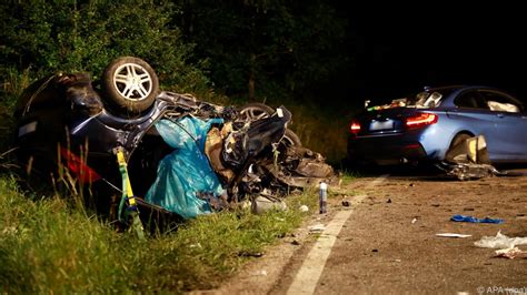 Drei Tote bei Autounfall in Baden Württemberg