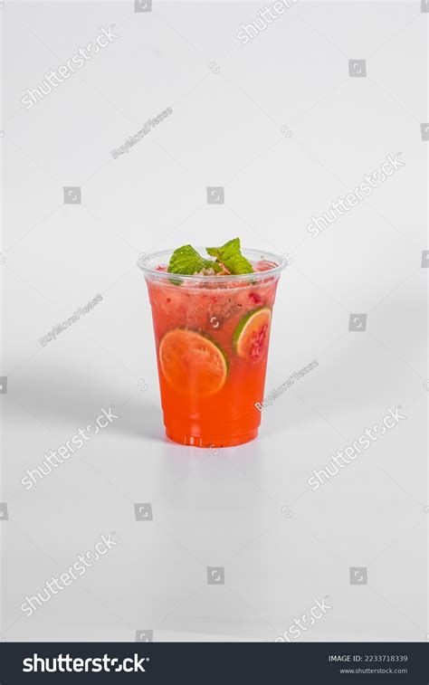 1128 Strawberry Mojito Cups Images Stock Photos And Vectors Shutterstock