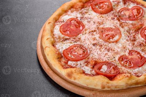 Delicioso Sabor Argentino Receta Aut Ntica De Pizza De Tomate Y Albahaca