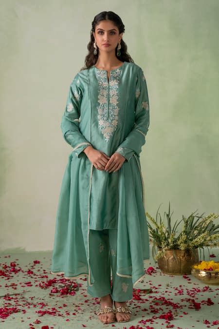 Buy Green Kurta Chanderi Silk Embroidered Floral Patch Notched Round