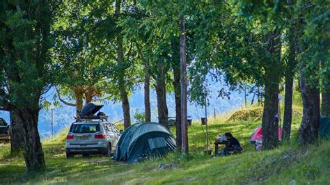 Aguas Cristalinas Y Cerros Verdes El Camping Con La Mejor Vista Del