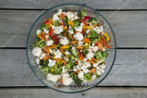 Vegetable salad in bowl — Stock Photo © elenathewise #118007012