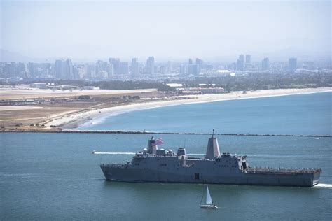 DVIDS - Images - USS San Diego (LPD 22) Returns [Image 4 of 6]