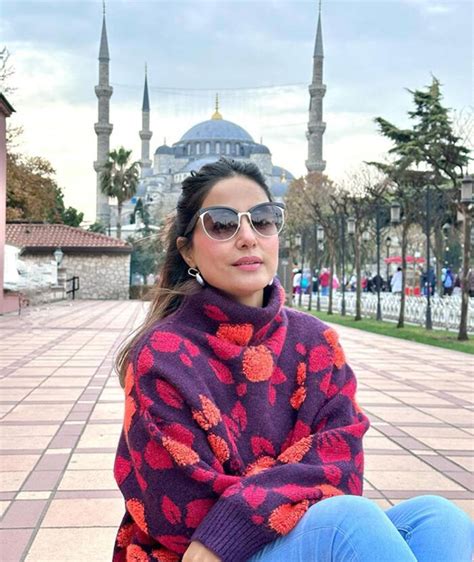 Hina Khan Looks Vibrant And Happy In Latest Photos