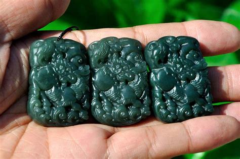 Natural Nephrite Jade Pixiu Pendant Feng Shui Pi Yao Necklace Jade