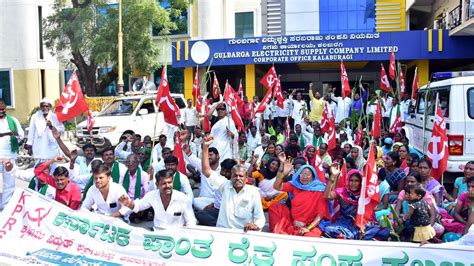 Farmers Stage Protest Opposing Tabling Of Electricity Amendment Bill In