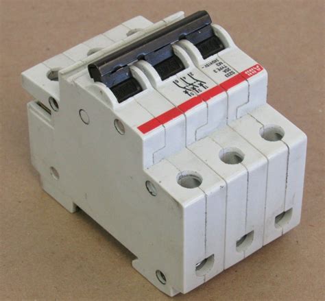 ABB CIRCUIT BREAKER S233 20A TYPE 3 M3 240/415V | eBay