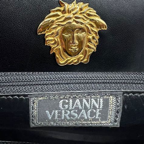 超稀品 Gianni Versace ジャンニヴェルサーチ メデューサ レザー クラッチバッグ セカンドバッグ ショルダーバッグ ブラック 1