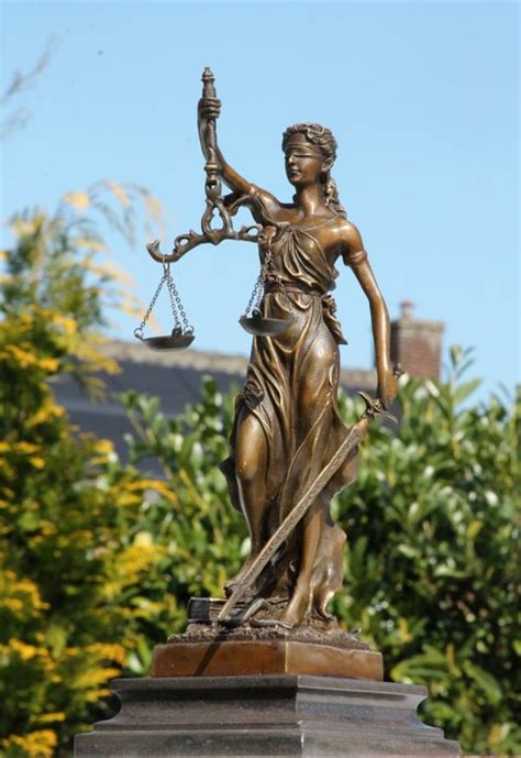 Beeld Vrouw Justitia 34 Cm Marmer Brons Catawiki