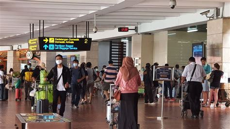 Jelang Tahun Baru 112 056 Penumpang Padati Bandara Soekarno Hatta