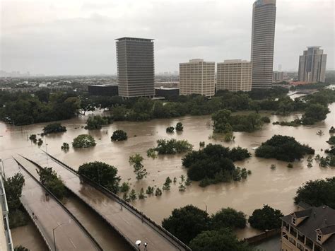 Rescatan Unas 300 Personas En Houston Por Inundaciones De Harvey La