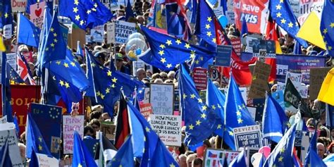 Des centaines de milliers de manifestants anti Brexit à Londres pour