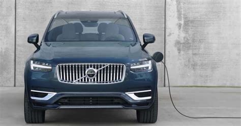 XC90 Recharge T8 AWD, Denim Blue - Paul Tan's Automotive News