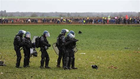 Violences policières à Sainte Soline la Ligue des droits de l