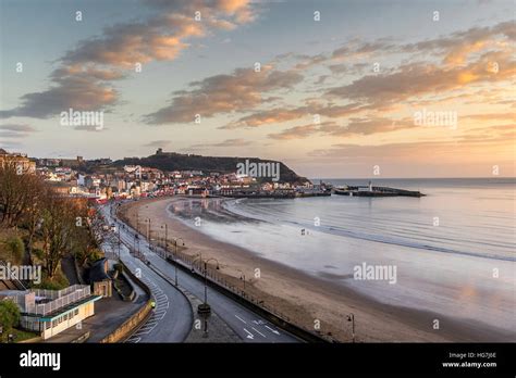 Scarborough beach uk hi-res stock photography and images - Alamy